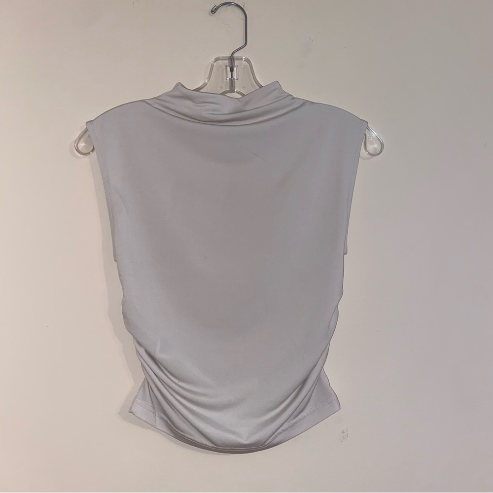 H&M Gray Sleeveless Ruched Mandarin Collar Blouse